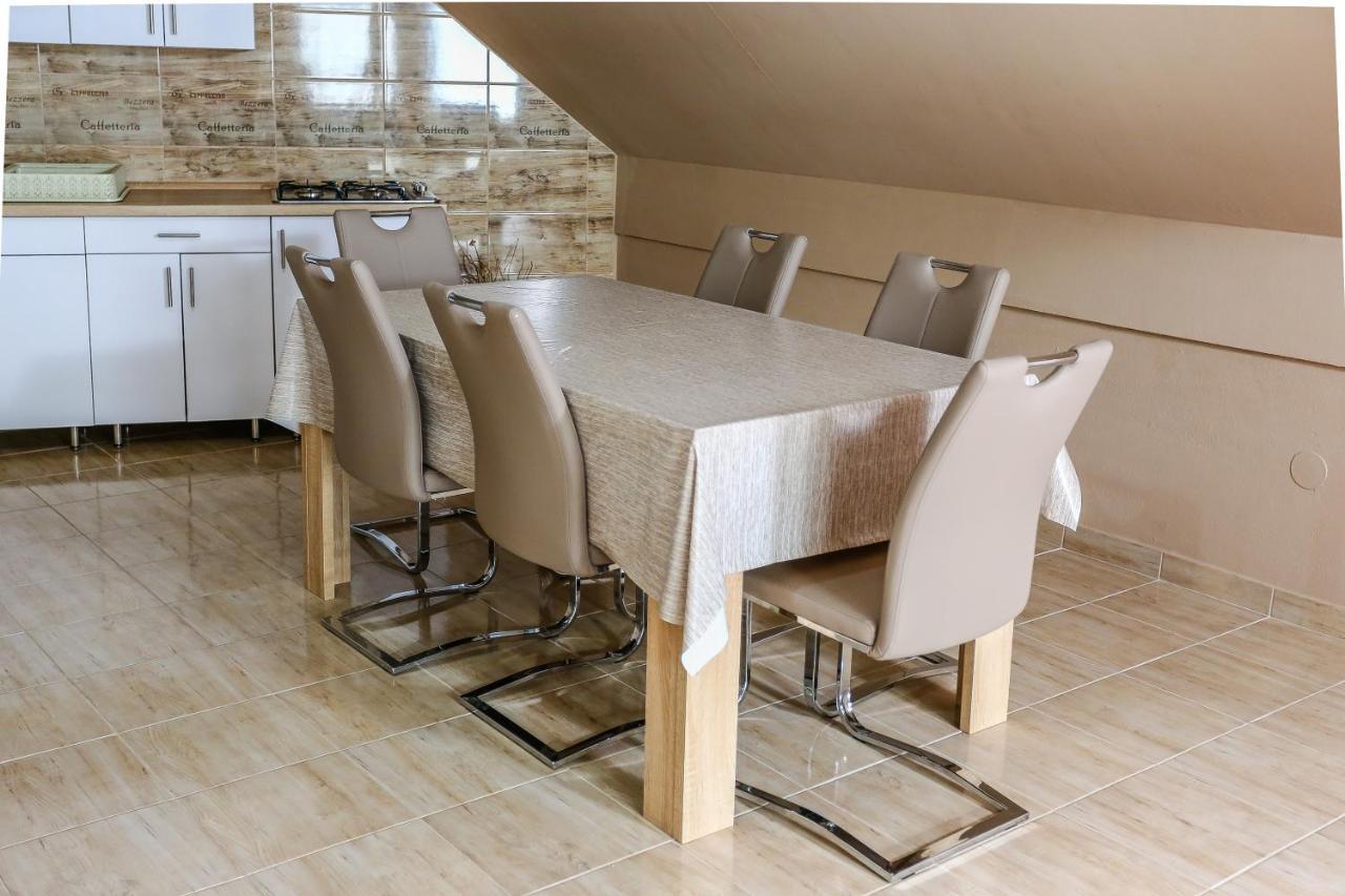 Gardi Apartman Szekszard Luaran gambar