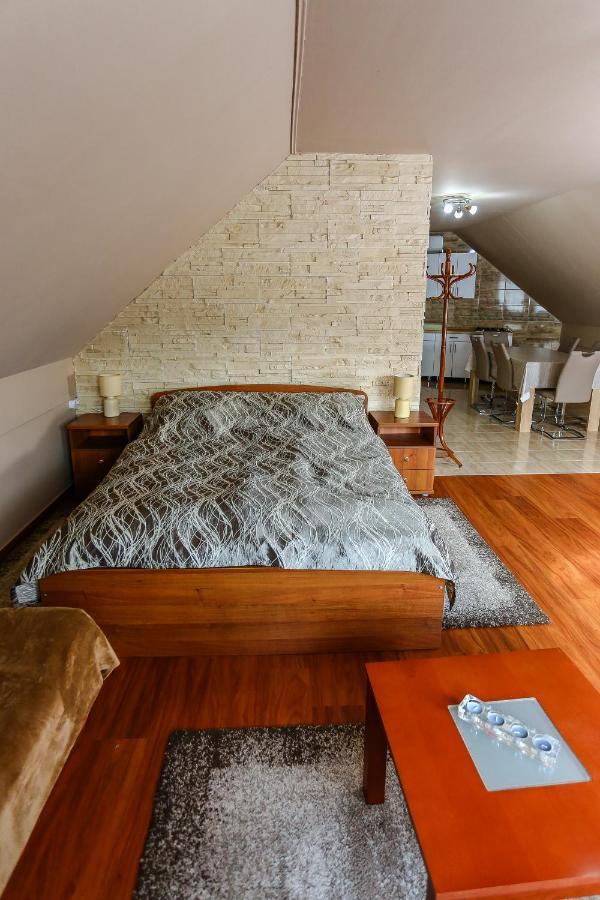 Gardi Apartman Szekszard Luaran gambar