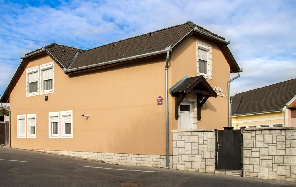Gardi Apartman Szekszard Luaran gambar