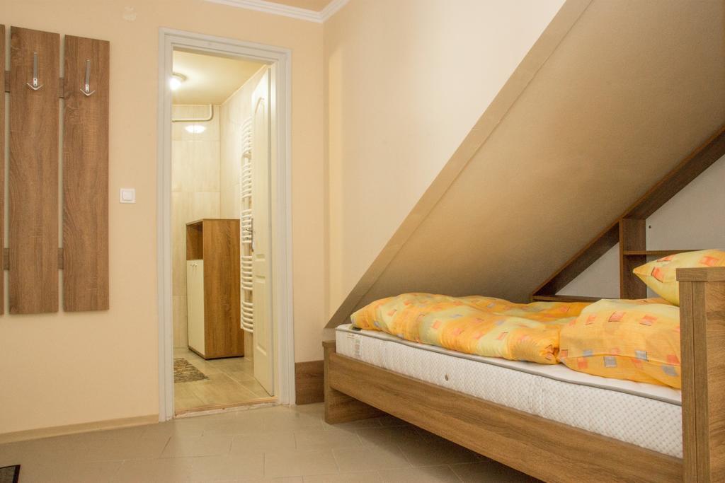 Gardi Apartman Szekszard Luaran gambar