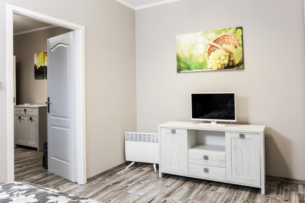 Gardi Apartman Szekszard Luaran gambar