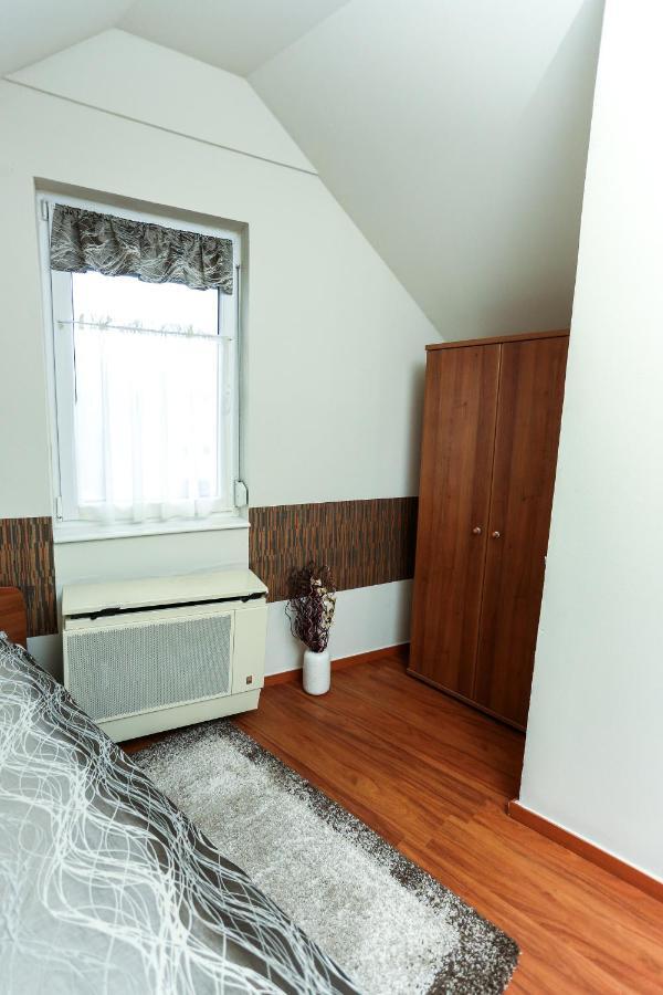 Gardi Apartman Szekszard Luaran gambar