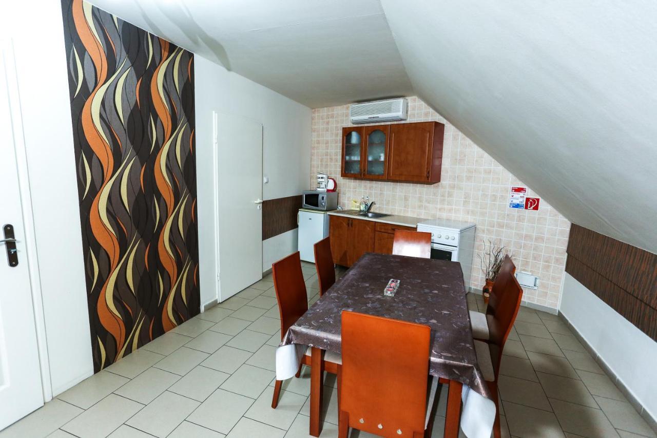 Gardi Apartman Szekszard Luaran gambar