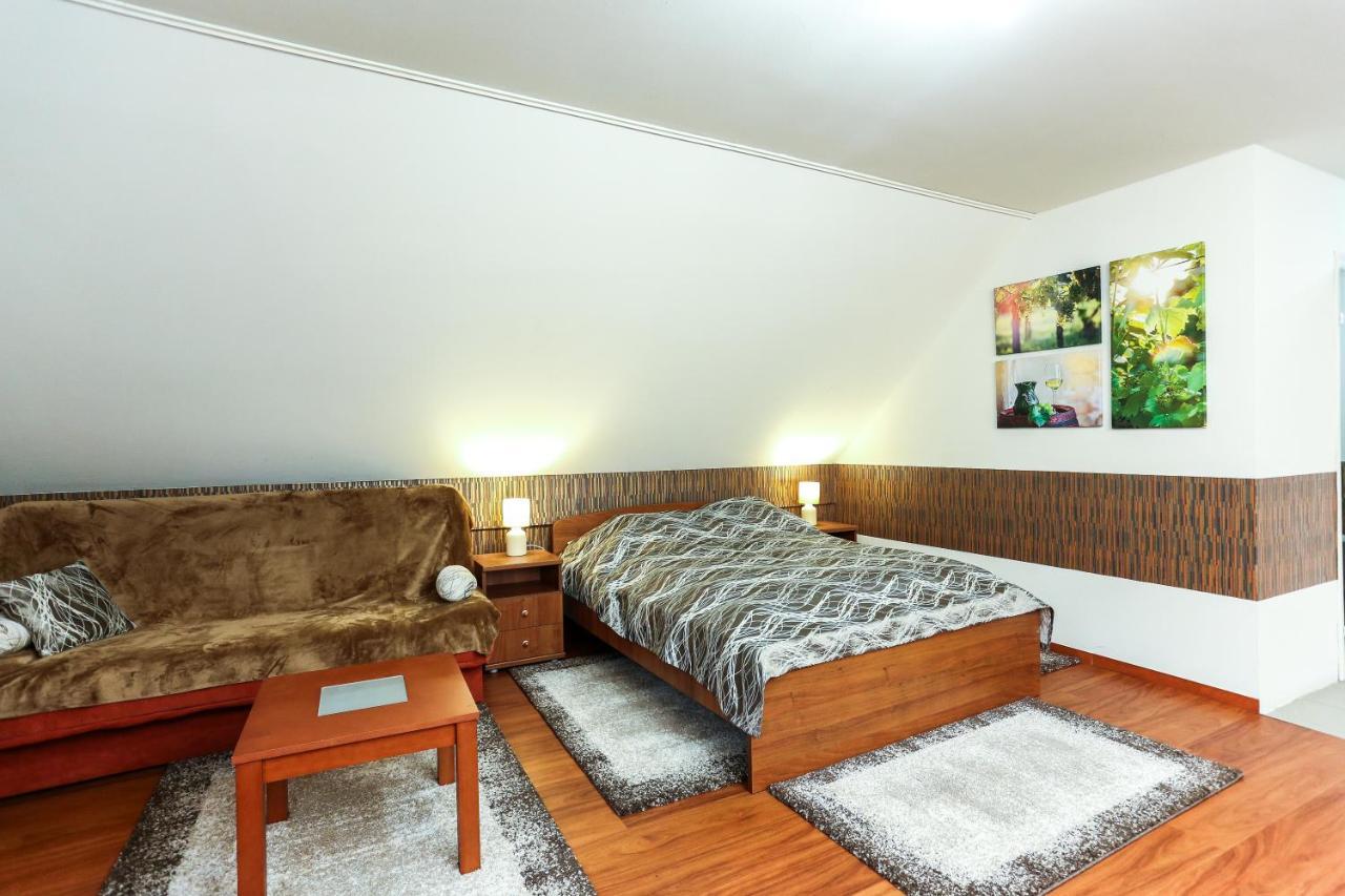 Gardi Apartman Szekszard Luaran gambar