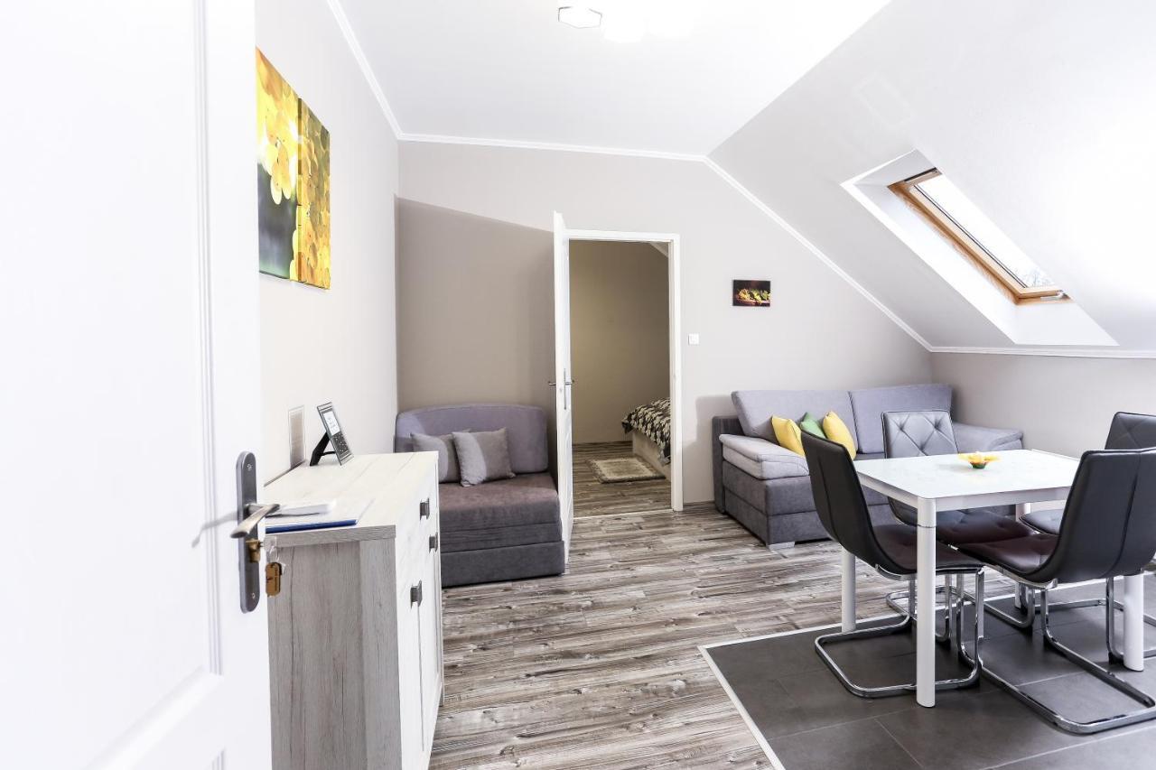Gardi Apartman Szekszard Luaran gambar